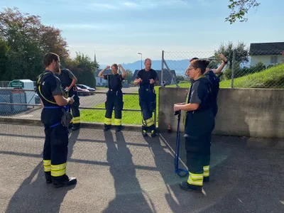 Teamwork bei Höhenarbeit