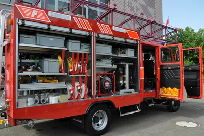 Kleintanklöschfahrzeug Walterswil - Fahrzeug mit Mannschaft